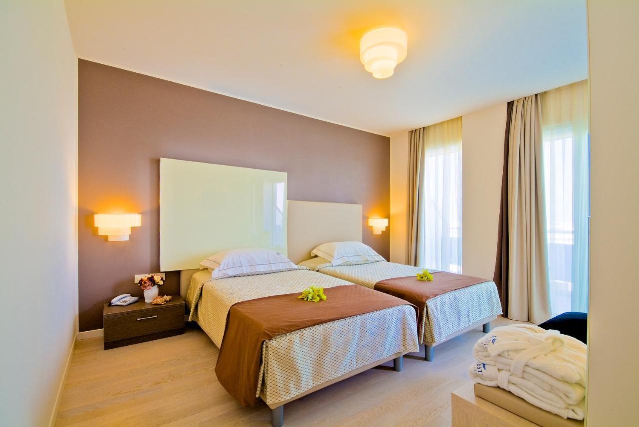 Majestic Beach Hotel & Wellness Bibione Exteriör bild