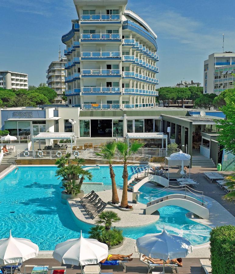 Majestic Beach Hotel & Wellness Bibione Exteriör bild