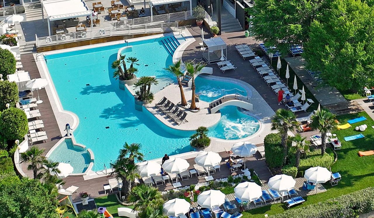 Majestic Beach Hotel & Wellness Bibione Exteriör bild
