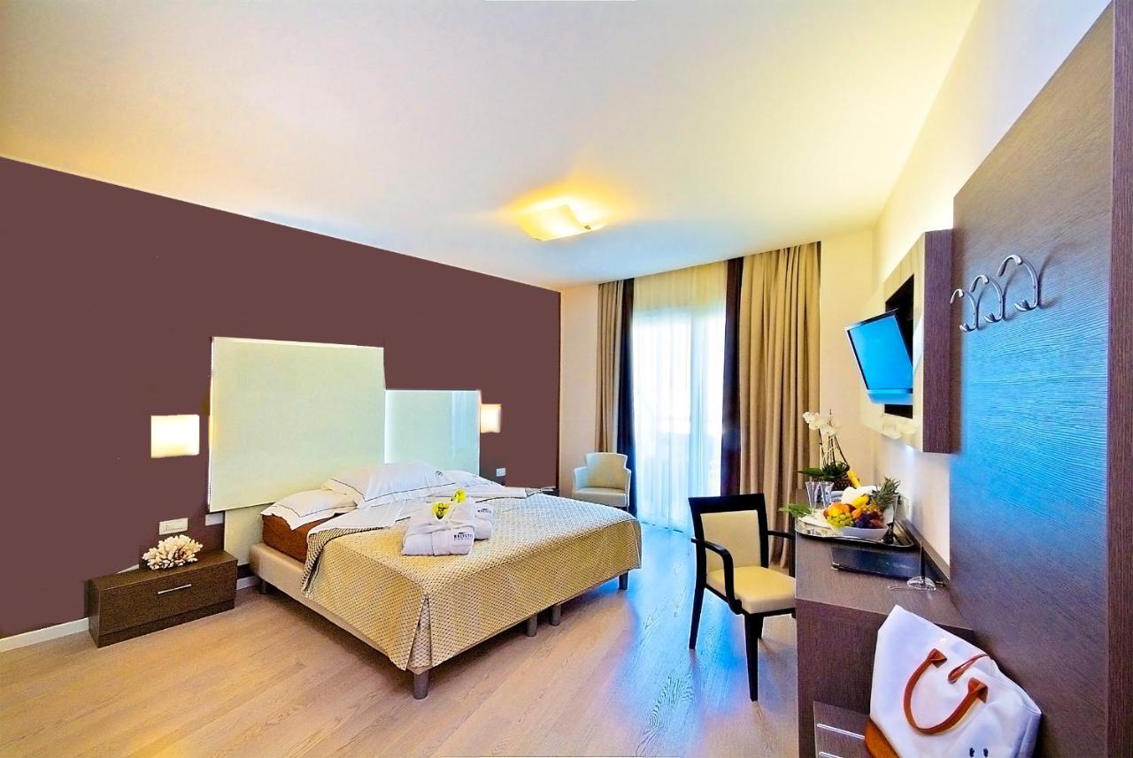 Majestic Beach Hotel & Wellness Bibione Exteriör bild