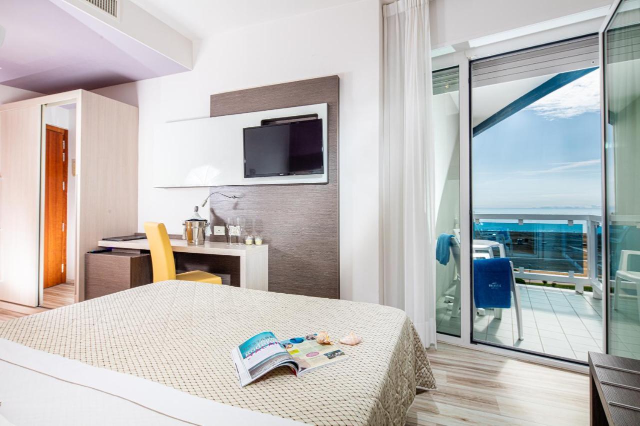 Majestic Beach Hotel & Wellness Bibione Exteriör bild