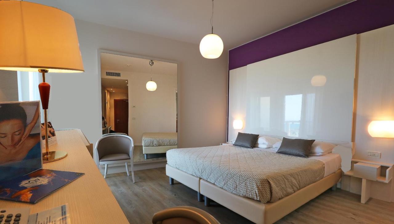 Majestic Beach Hotel & Wellness Bibione Exteriör bild